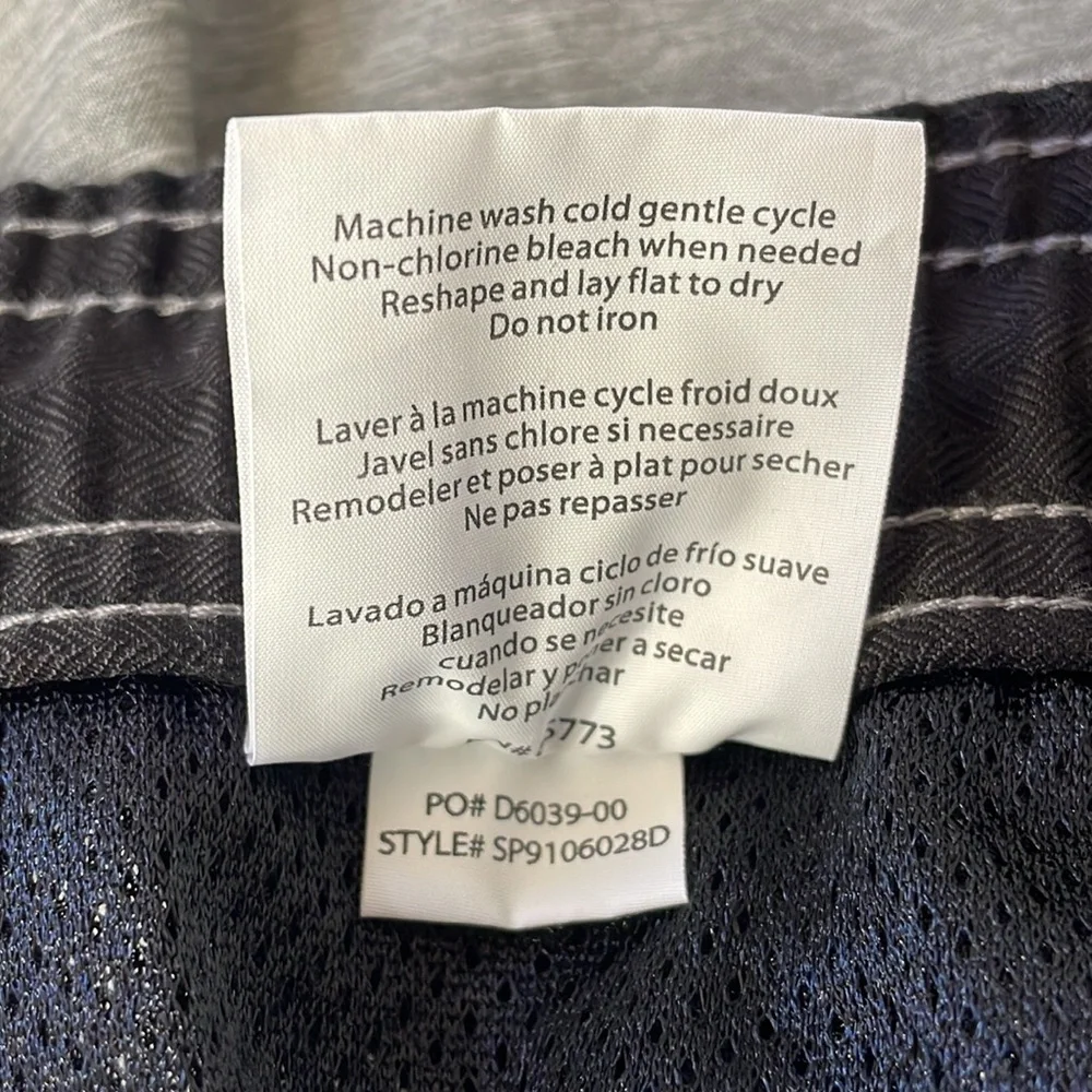 O’Neill men’s Size Medium grey‎ shorts with pockets.